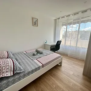  Appartement 3 - Proche Metro
